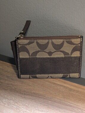 Coach Y2K legacy coin walletAuthentic coach signature c jacquard canvas